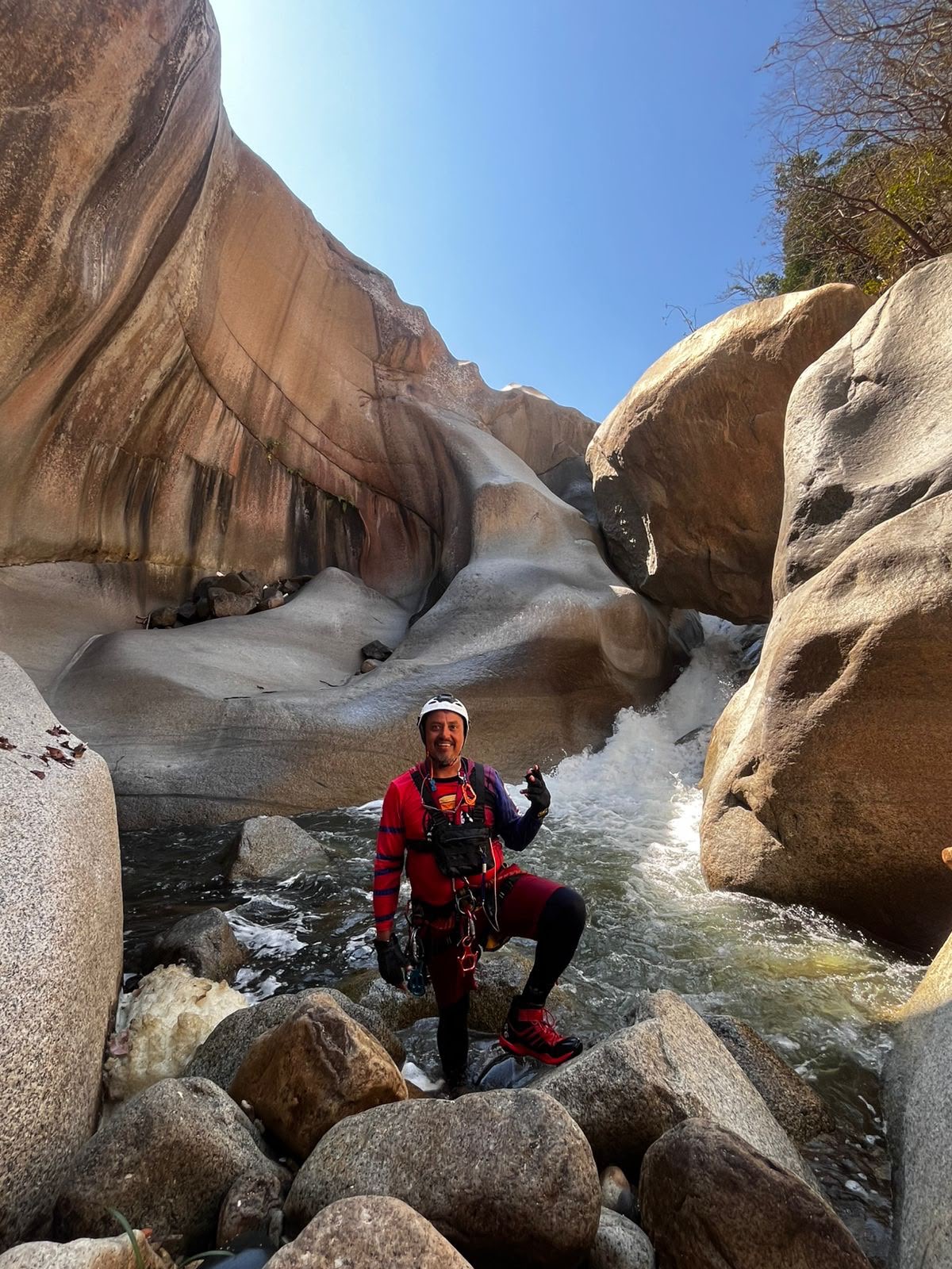 Canyoning and rappelling in Pilotas, Puerto Vallarta (photo 2)