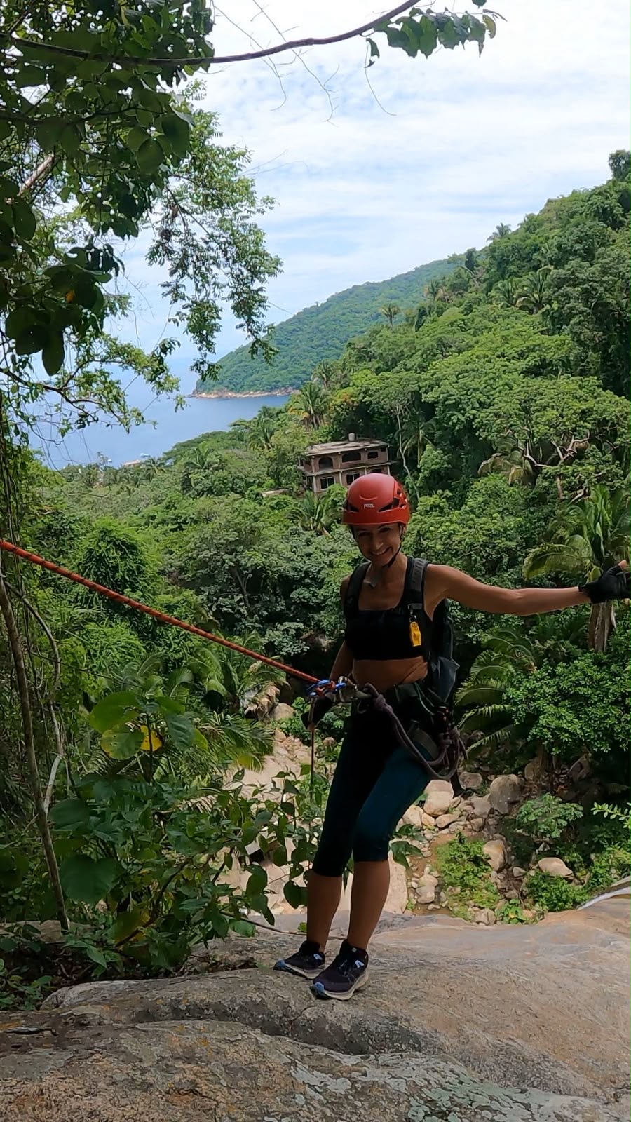 Canyoning and rappelling in Yelapa, Puerto Vallarta (photo 1)